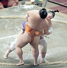 Meisei beats Terunofuji to move into tie for lead at Summer Grand